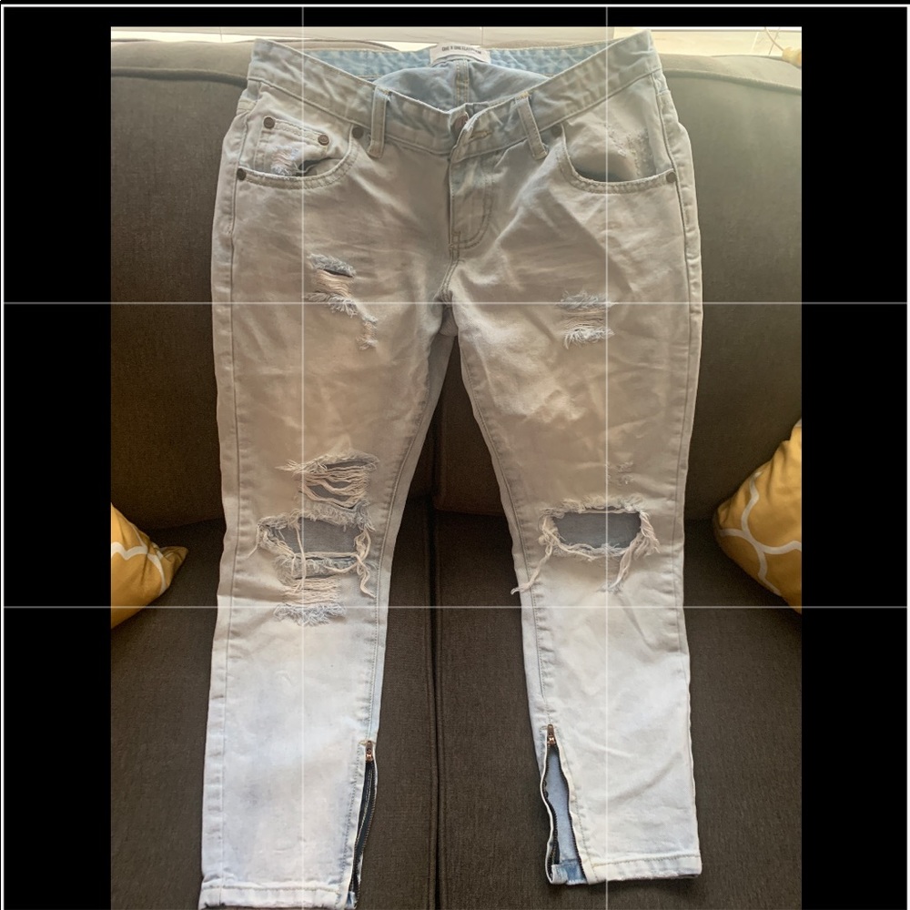 🌸 ONE TEASPOON destroyed jeans.  Size 27, EUC